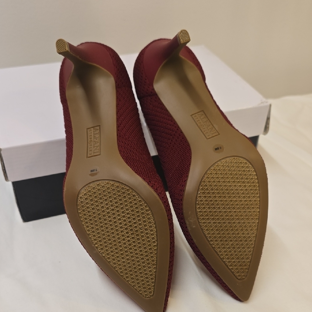 Alfani Scarlet Knit Pointed-Toe Pumps in Wine Red - Picture 3 of 7